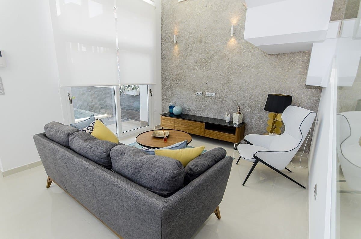 Villa in Los Montesinos - photo 2