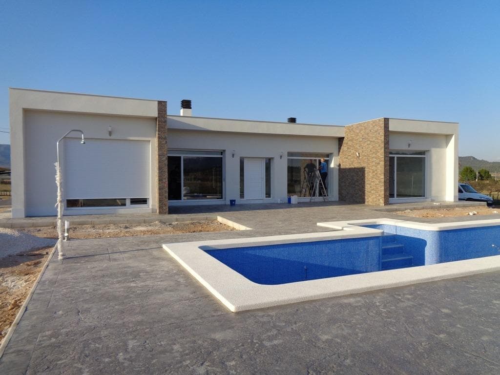 Villa in Pinoso - photo 2