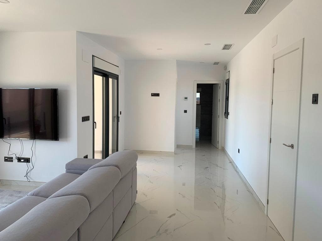 Villa in Pinoso - photo 4