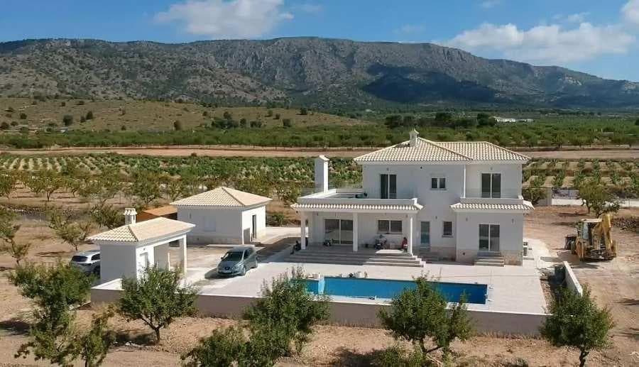 Villa in Pinoso - photo 2