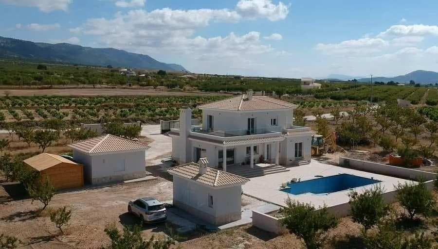 Villa in Pinoso - photo 4