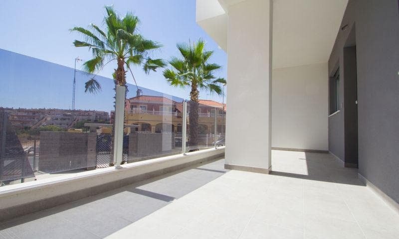 Apartment in Las Filipinas - photo 2